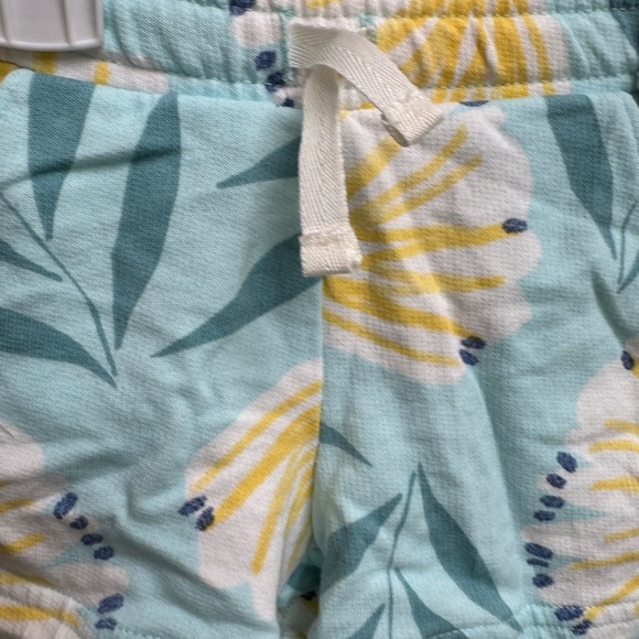 NWOT Carter's 3T Girls Blue & Yellow Floral Toddler Soft Shorts with Pockets - Picture 3 of 5